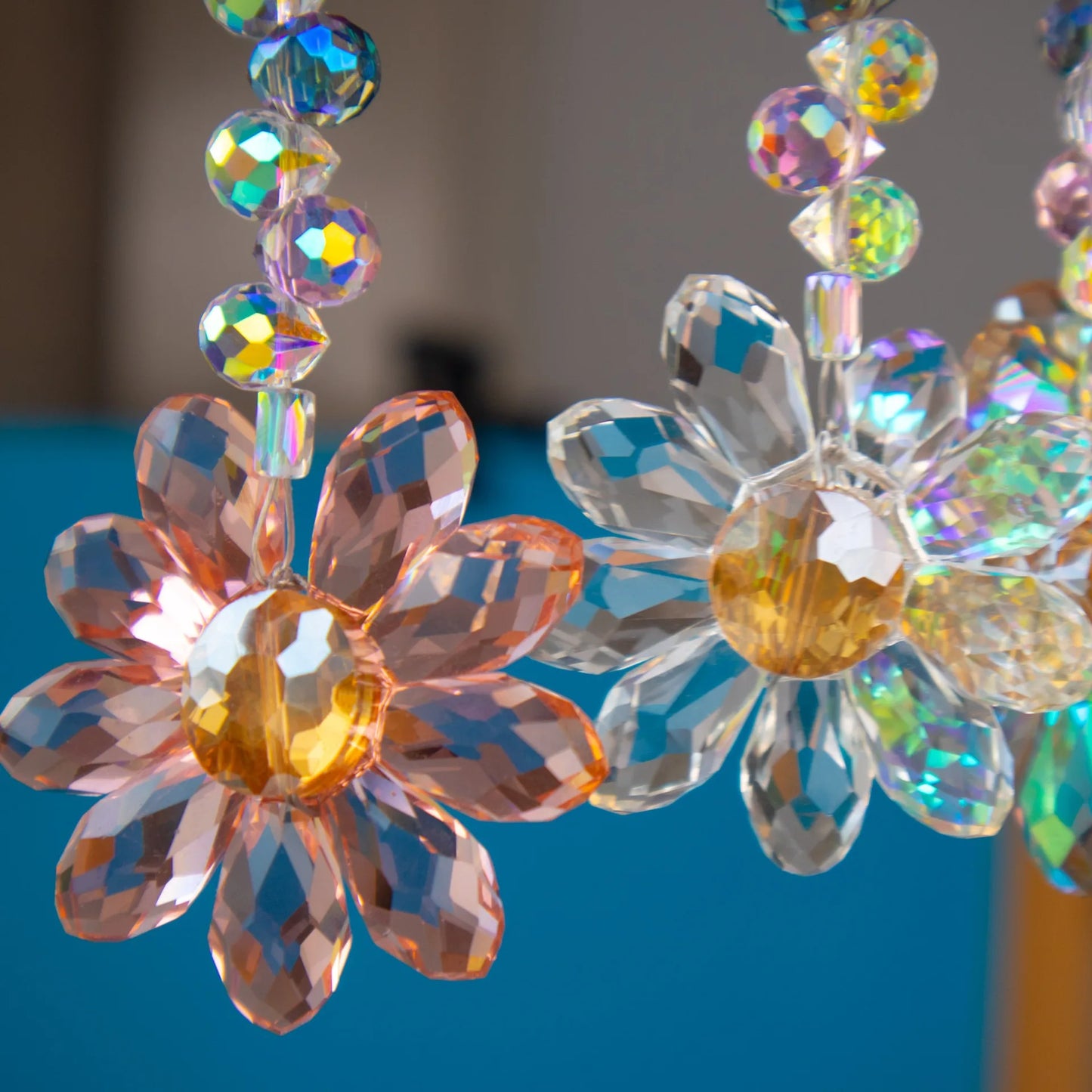 Hemasa Daisy  Crystal Sun Catcher  Window Decors Rainbow Maker Indoor Suncatcher Courtyard Garden Decoration