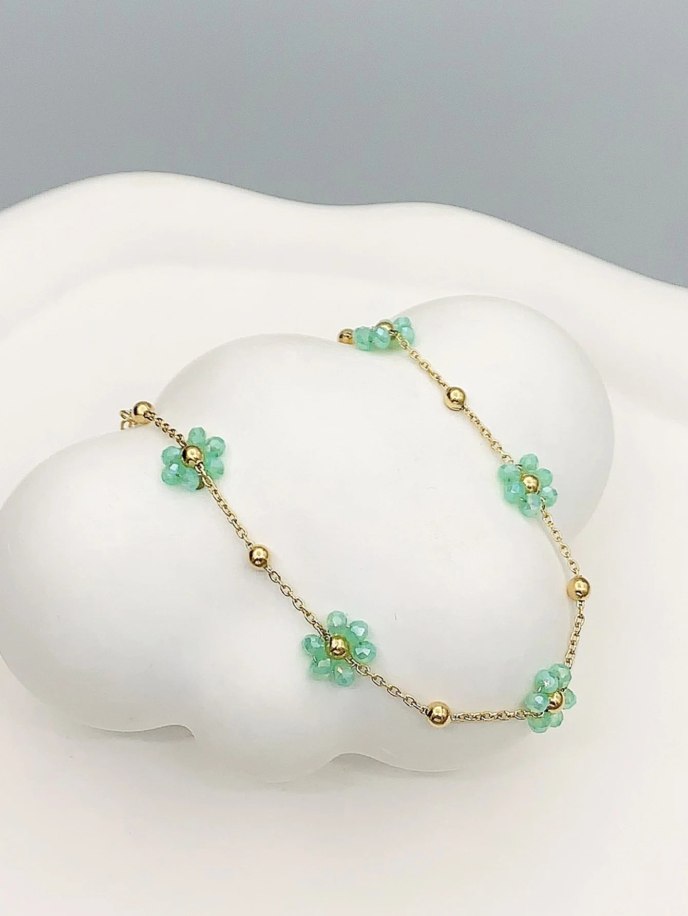 1 fashion girls new green small flower beade bracelet birthday gift Dance party Back-to-school season wedding season Bozmian