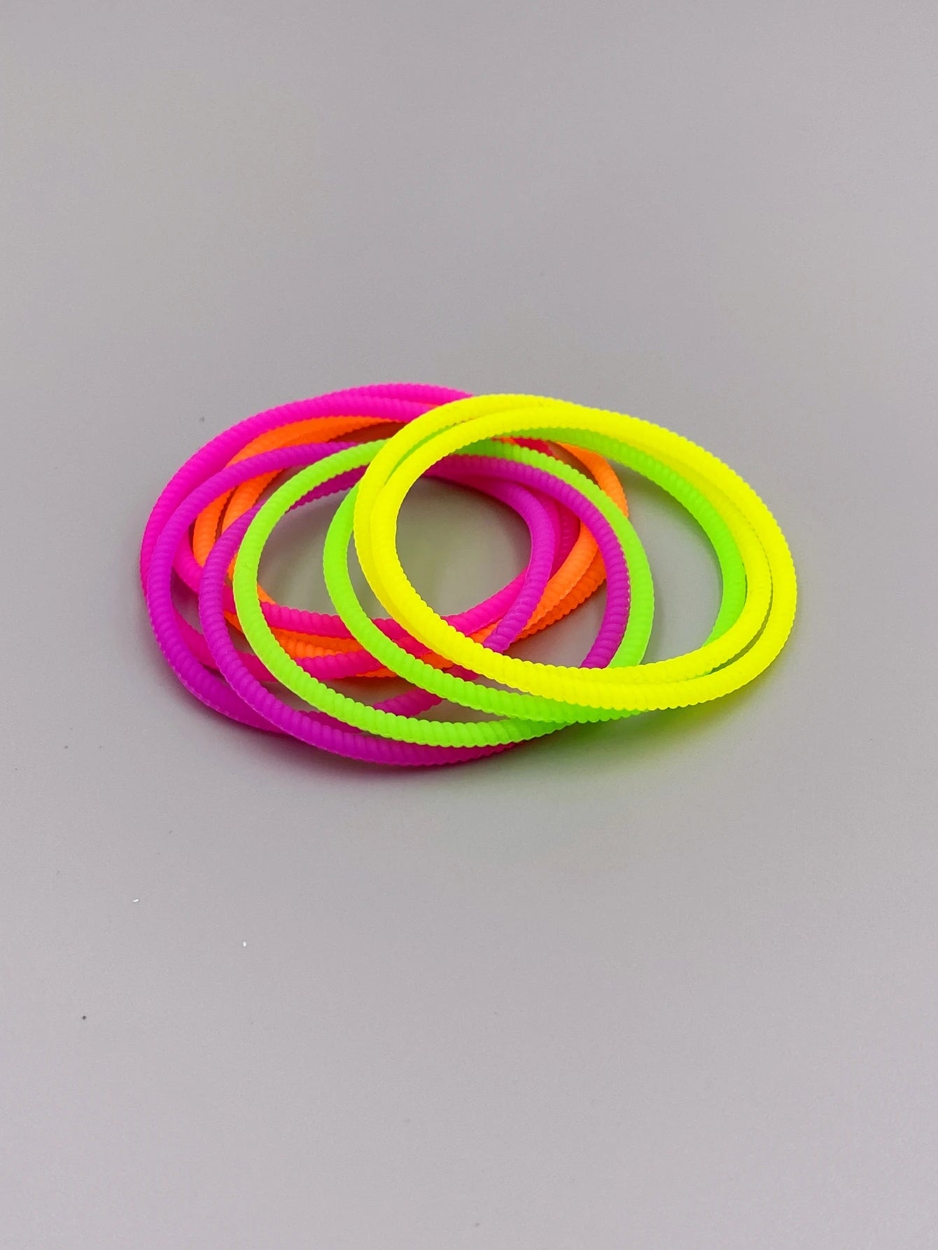 10 Pcs Fluorescent Silicone Bracelets, Fashionable Twisted Bracelets with Multi-color Elasticity for Sports