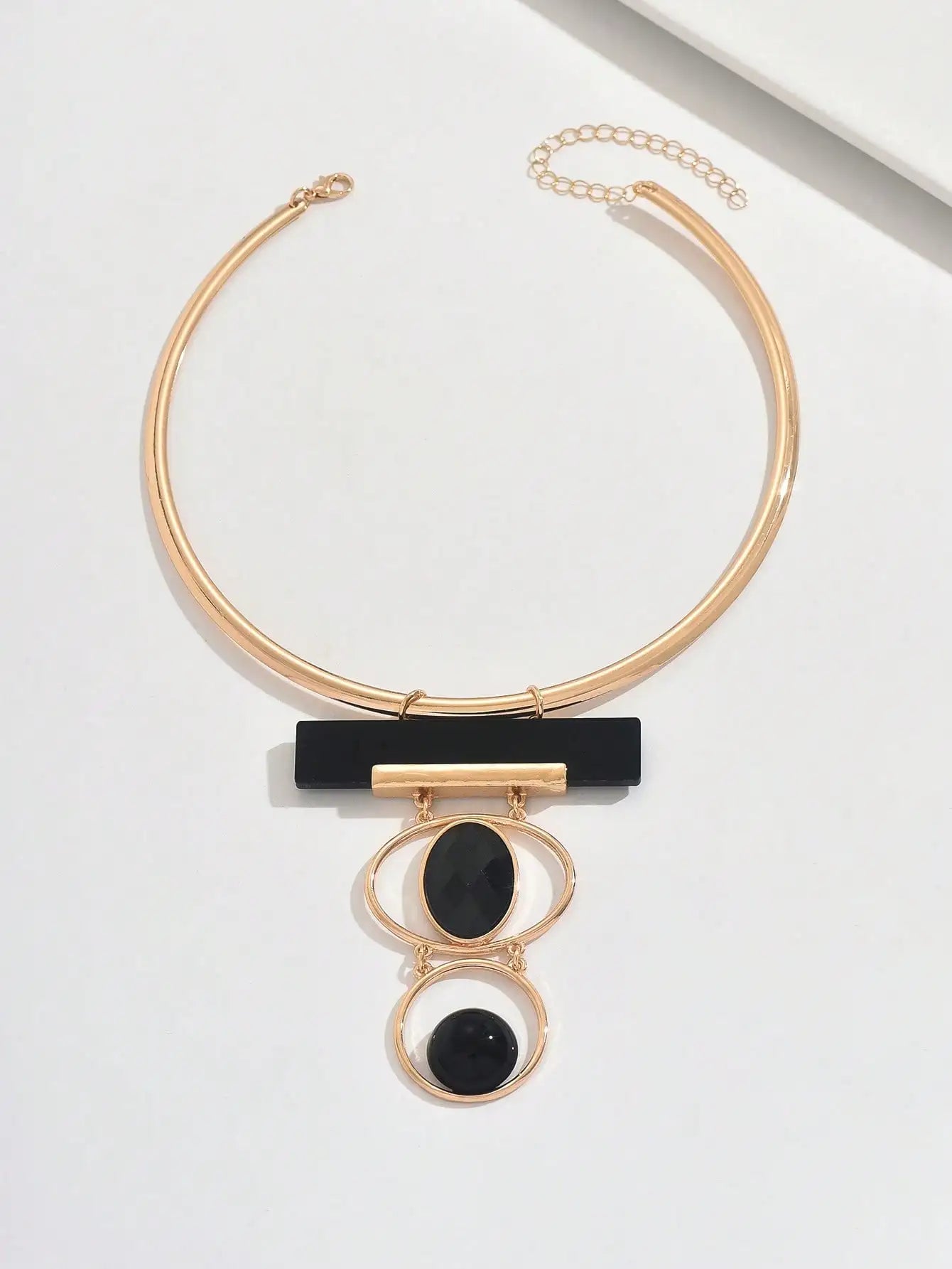 Retro Creative Geometric Bi-color Inlay Pendant Open Fine Necklace for Women Daily Versatile Simple Elegant Jewelry Accessory