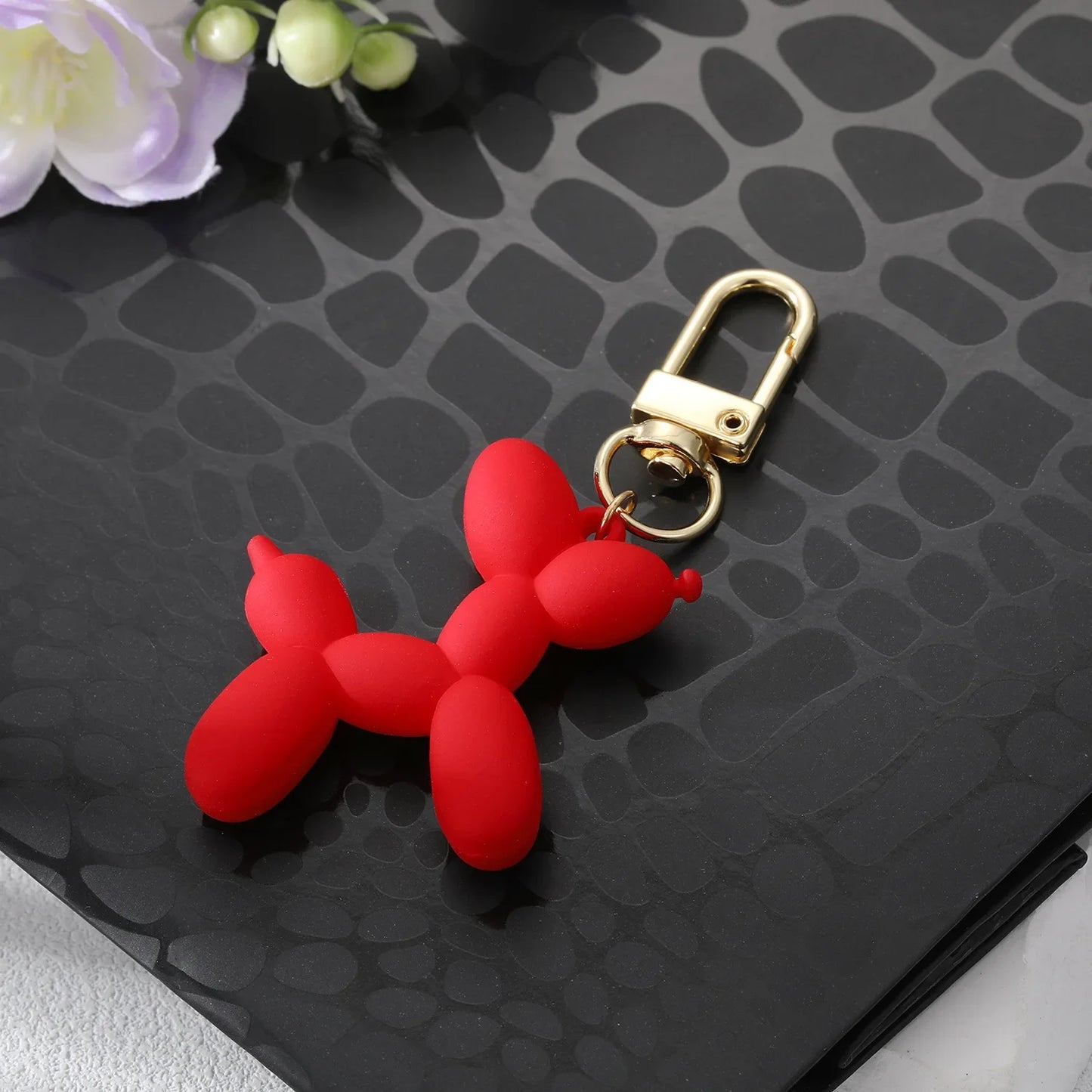 2023 New Fashion Art Trendy Laser Balloon Dog Colorful Key Chain Bag Pendant Cartoon Creative Small Animal Pendant Decoration