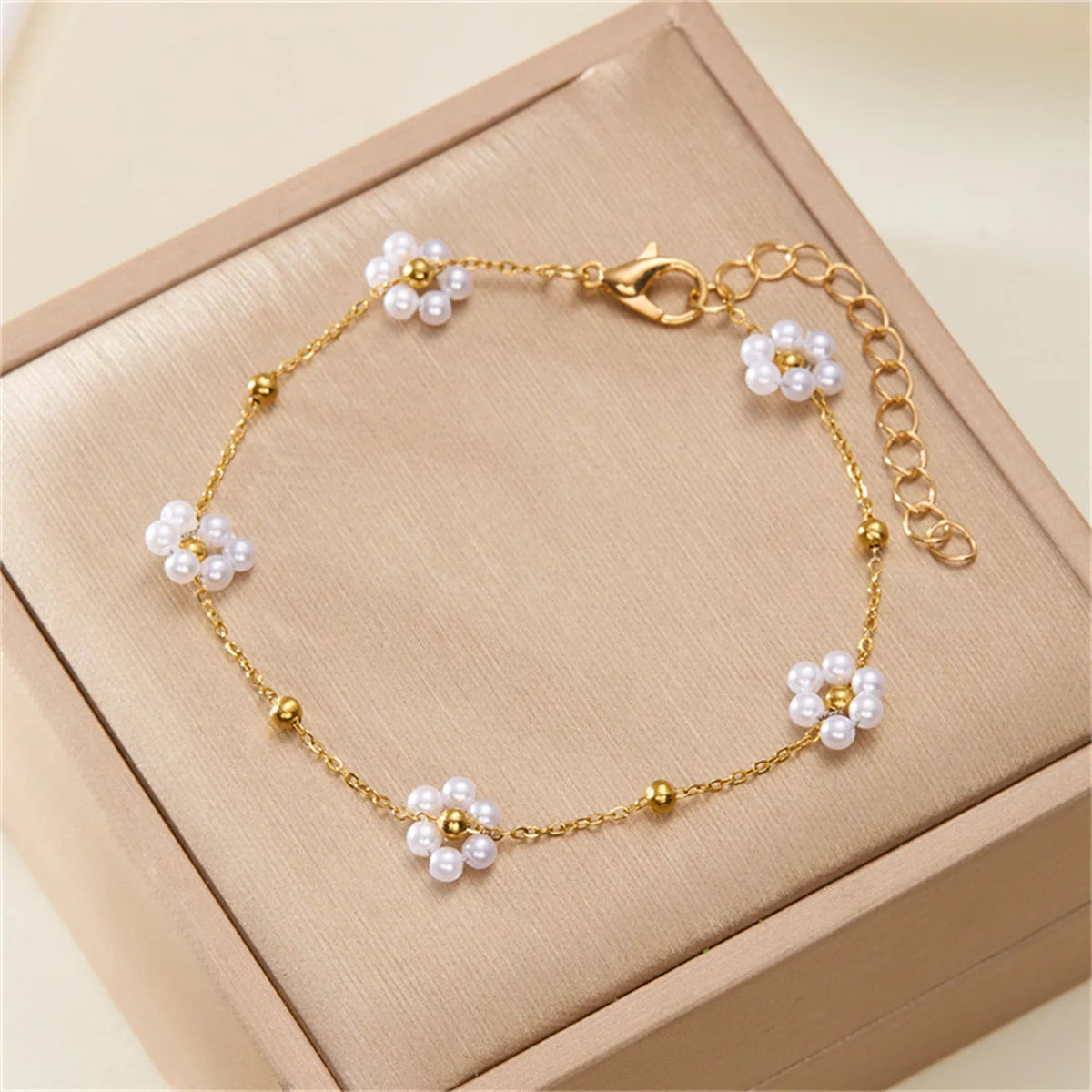 Fashion Imitation Pearl Crystal Beads Flower Bracelets For Women Elegant Simple Floral Chain Bracelet Bangle Friendship Jewelry