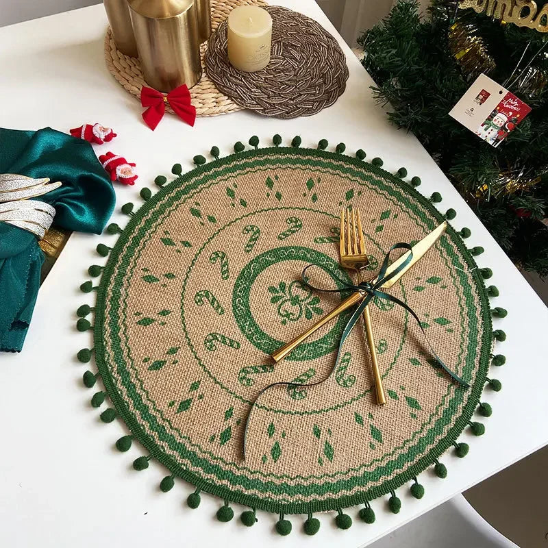 Christmas Retro Jute Placemat Round Printed Woven Dining Table Mat with Wool Ball Heat-Resistant Home Decorative Coffee Cup Mats
