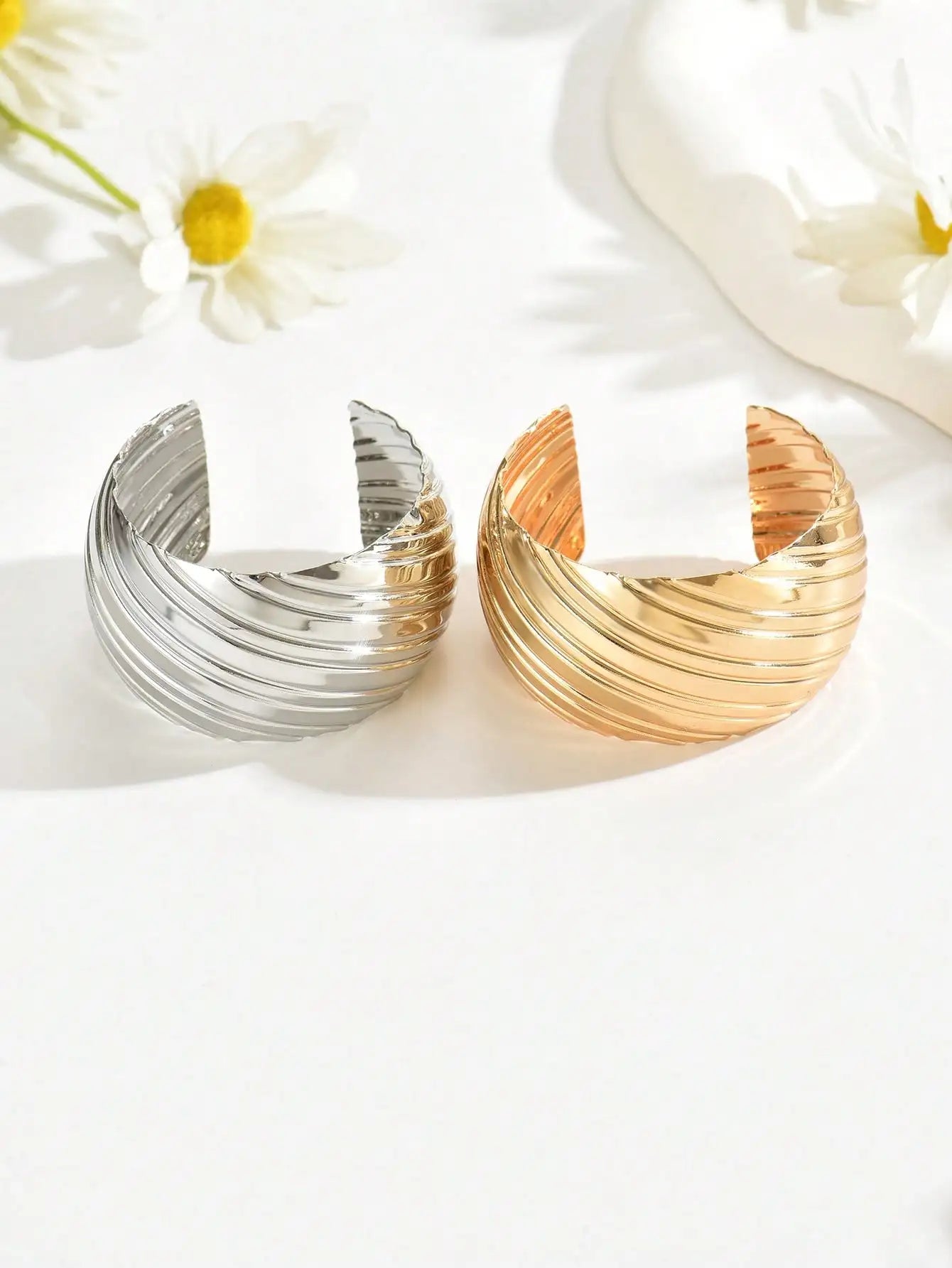 Ladies Fashion Open Bracelet Set Golden And Silvery Diagonal Pattern Metal Wide Face Open Bracelets Stylish Accessory