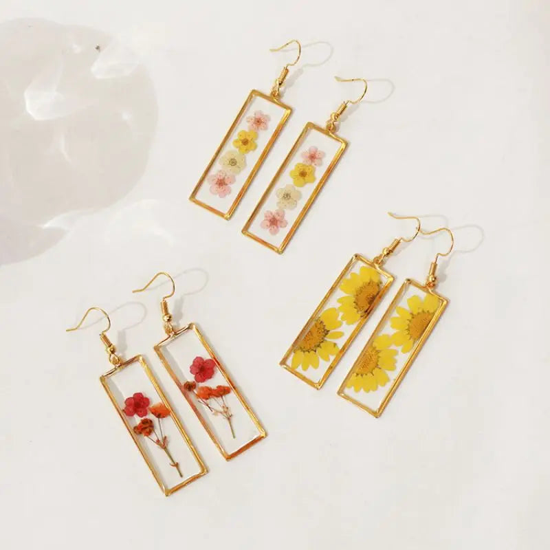 Elegant Real Flower Earrings Women Unique Epoxy Resin Pressed Flower Earring Wholesale Statement Jewelry Flower Pressed Earrings