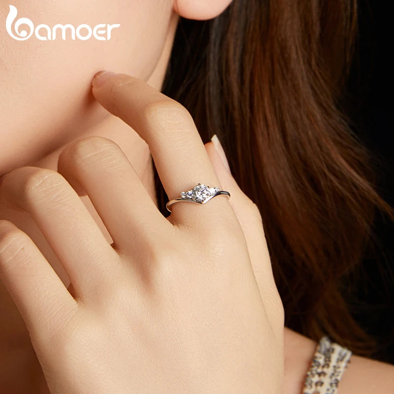 BAMOER 0.6CT Moissanite Ring 5-Stones Prongs Setting Band Ring D Color VVS1 Original for Women Wedding Jewelry with Certificate