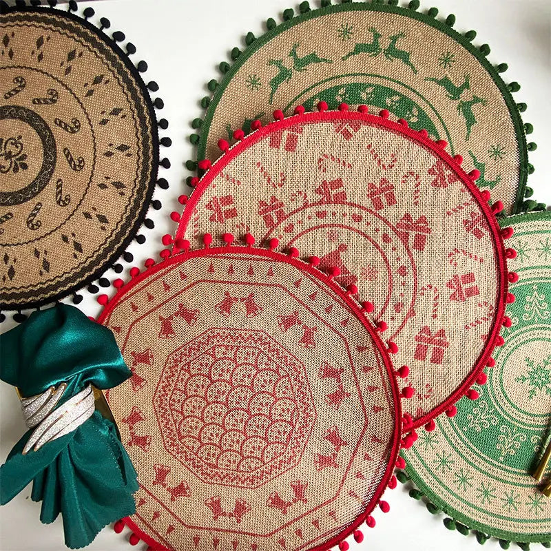 Christmas Retro Jute Placemat Round Printed Woven Dining Table Mat with Wool Ball Heat-Resistant Home Decorative Coffee Cup Mats