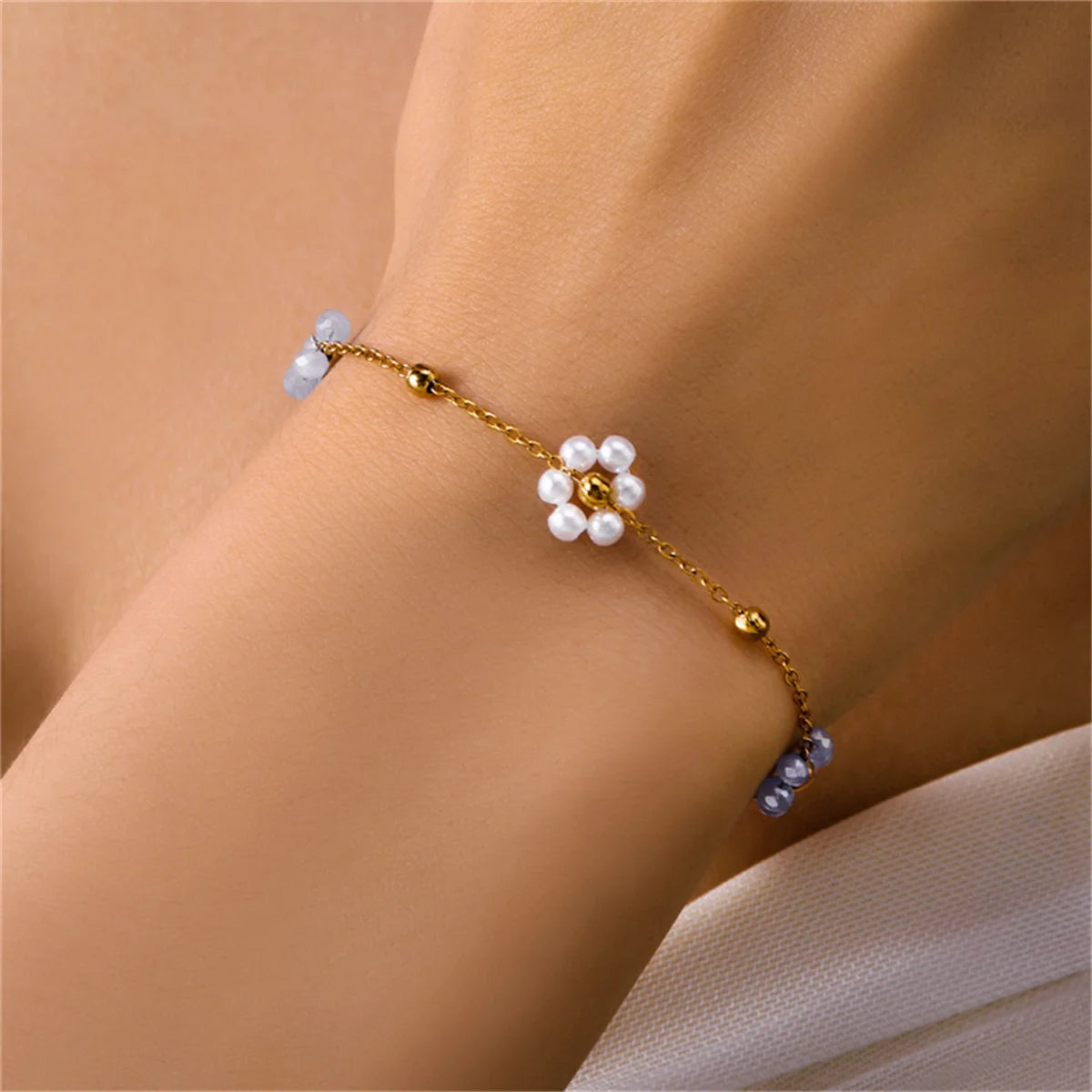 Fashion Imitation Pearl Crystal Beads Flower Bracelets For Women Elegant Simple Floral Chain Bracelet Bangle Friendship Jewelry