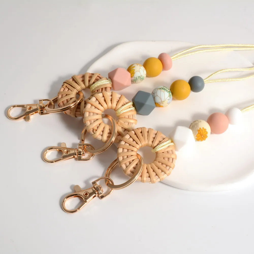 Boho Personalized Design Rattan Badge Lanyard Daisy Floral Silicone Bead Necklace Pendant Teacher Charm Lanyard Gift 2023 New