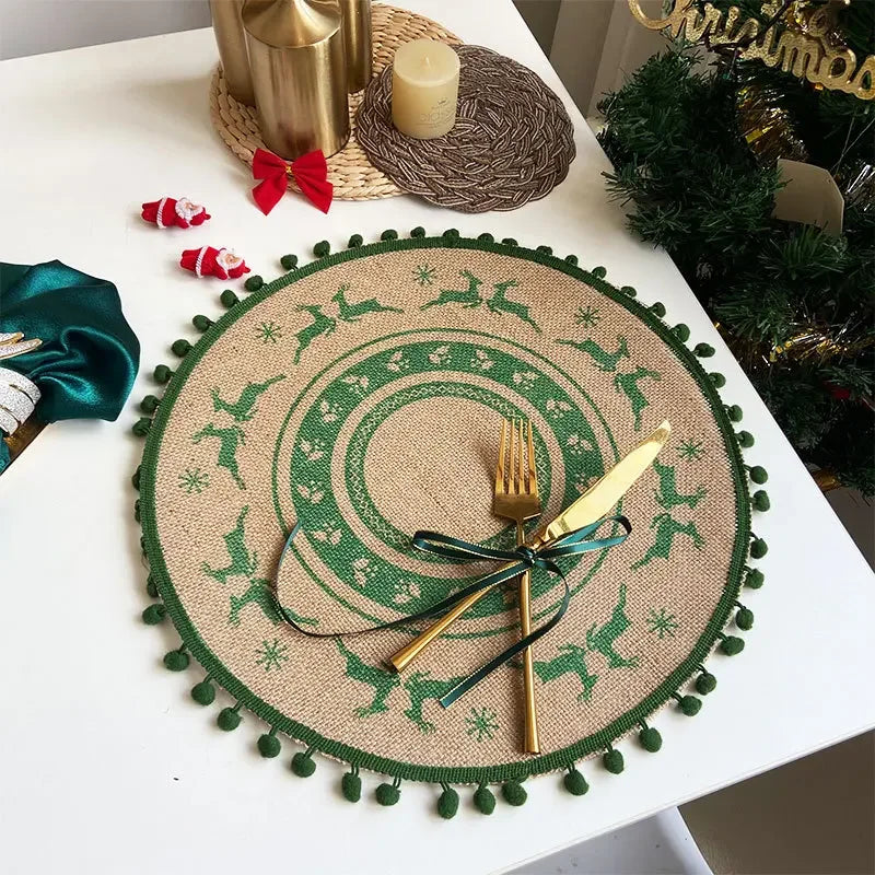 Christmas Retro Jute Placemat Round Printed Woven Dining Table Mat with Wool Ball Heat-Resistant Home Decorative Coffee Cup Mats