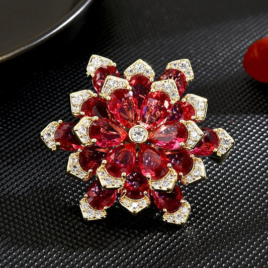 New style of design, elegant personality, exquisite snowflake shape, unique brooch, coat accessories, anti-exposure