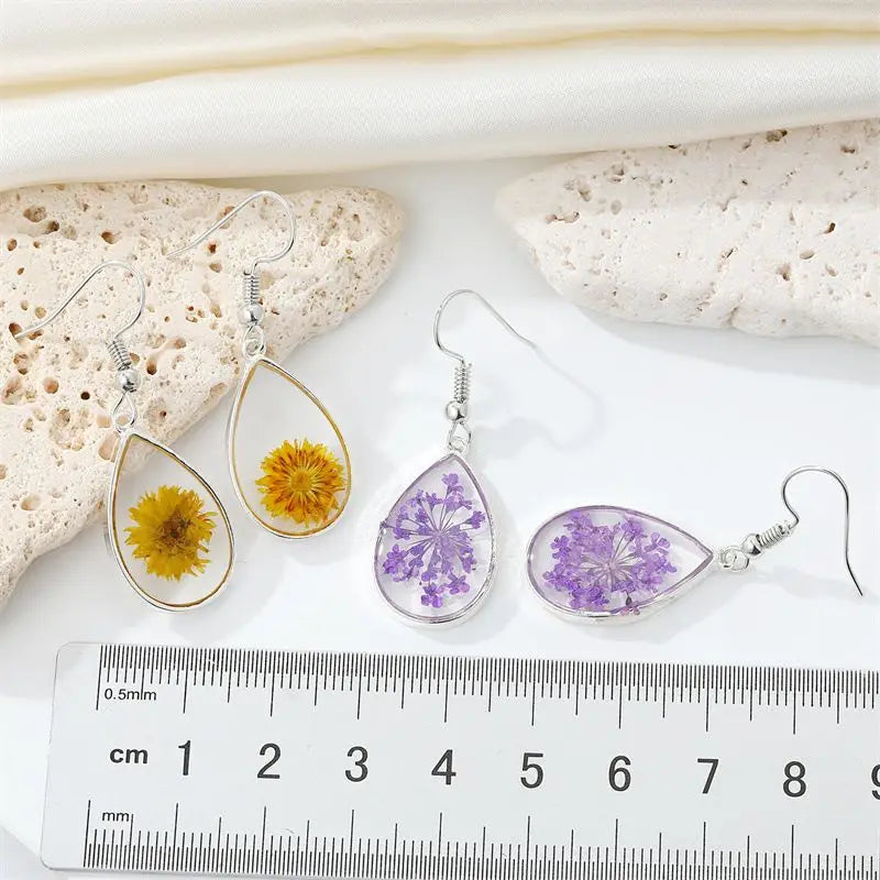 Transparent Epoxy Resin Flower Earrings Women Unique Natural Floral Earrings Cute Pressed Flower Jewelry Wholesale Accessories