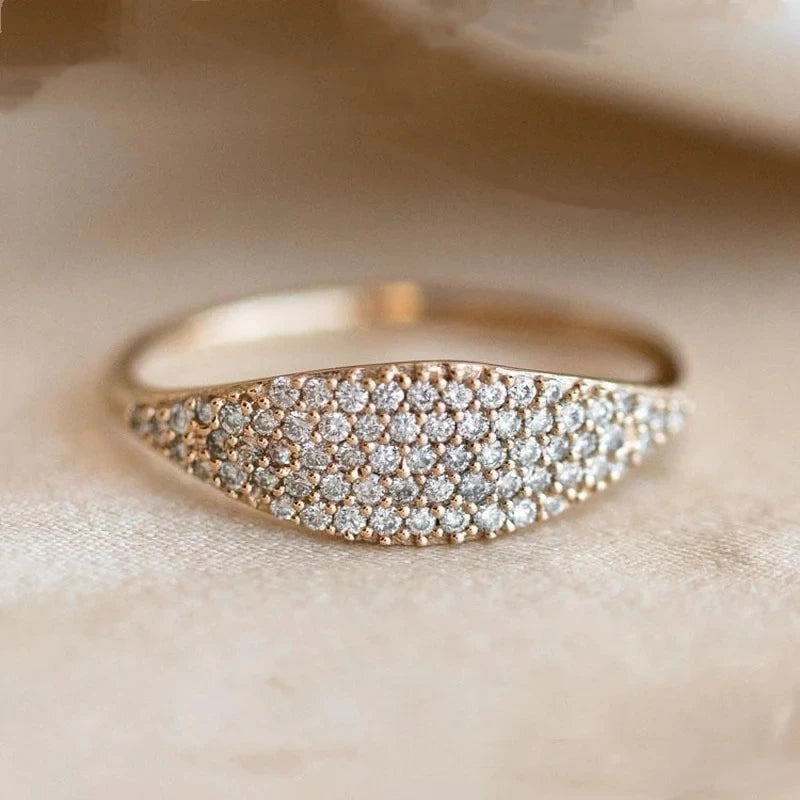 Huitan Simple Elegant Women Rings Full Bling Iced Out CZ Stone Luxury Gold Color Female Rings Wedding Party Statement Jewelry
