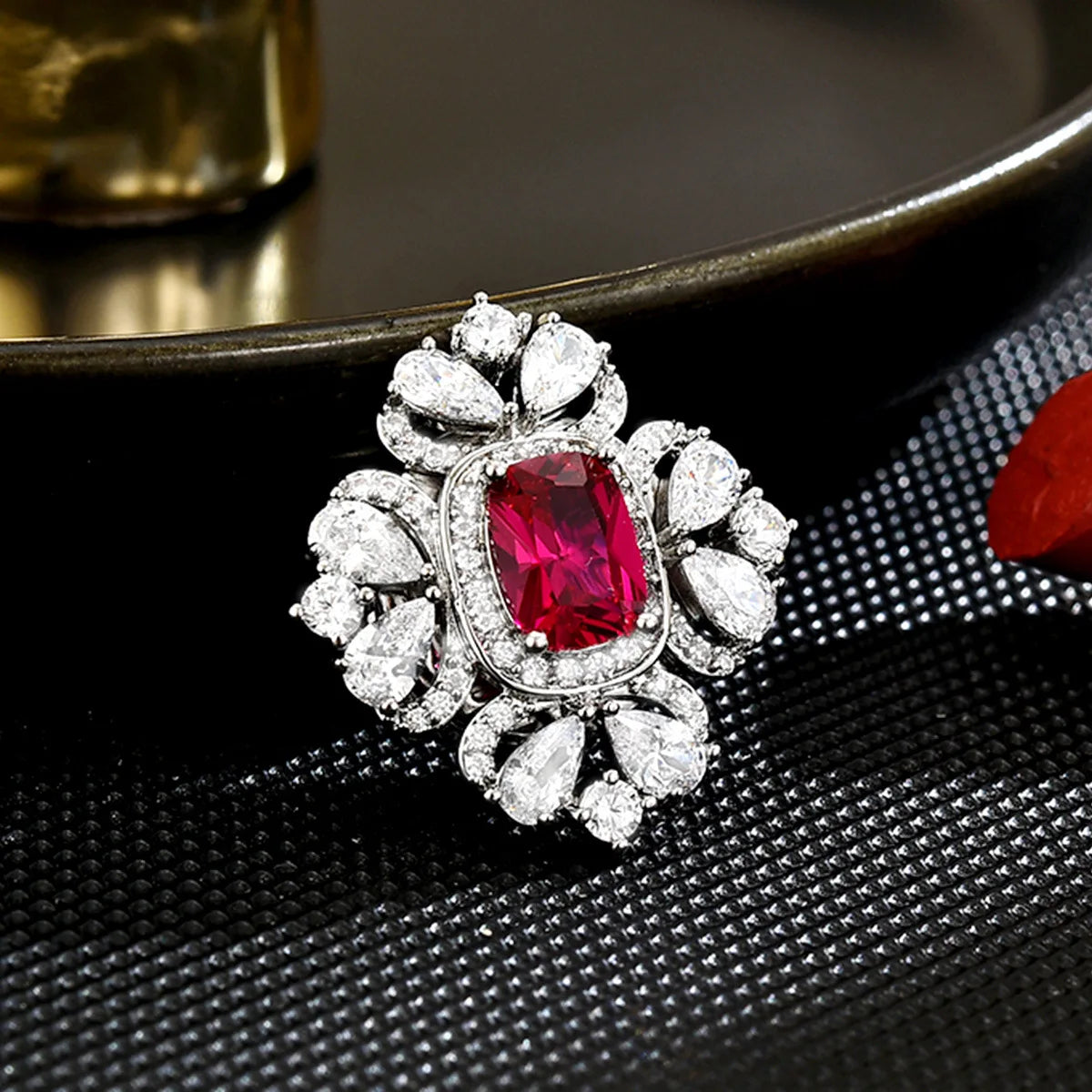Geometric simple magnetic buckle red zircon flower shape bright colorful treasure clothing anti-exposure collar corsage