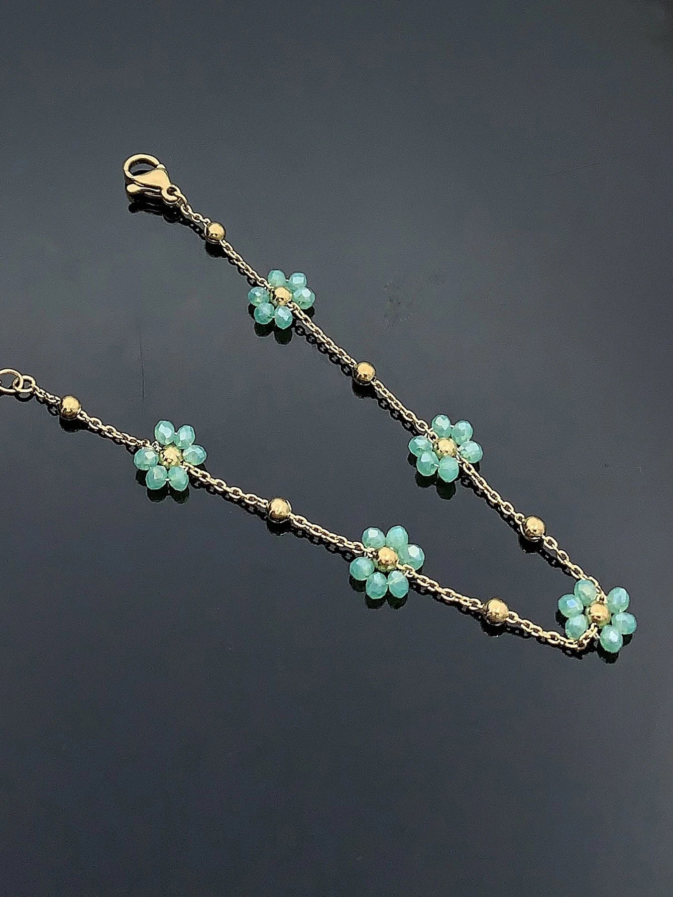 Hemasa Green small flower beaded bracelet