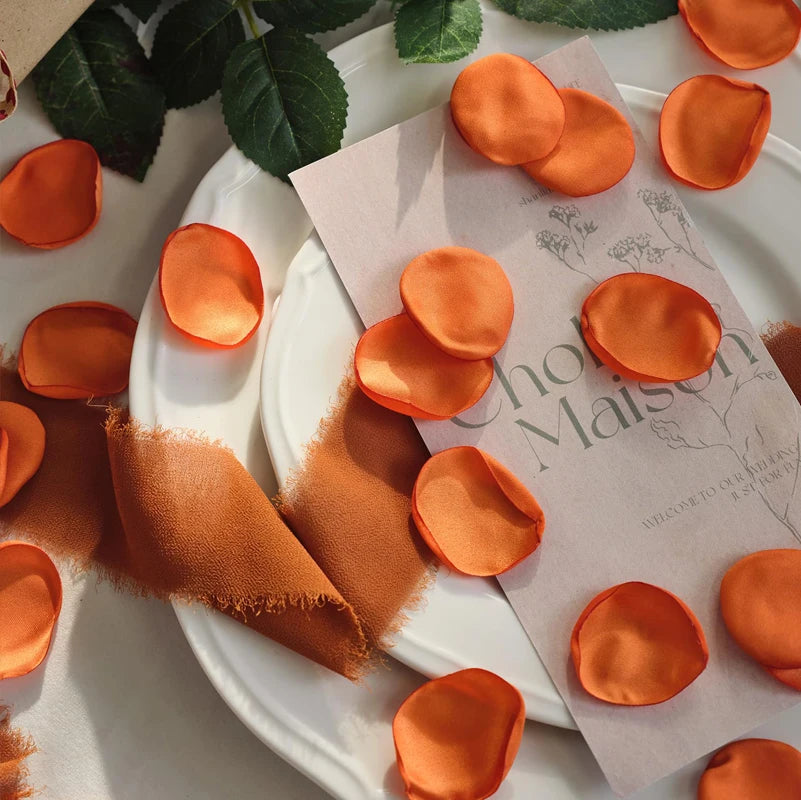 100pcs/bag Orange Silk Satin Rose Petals Artfical Flowers Wedding Decor Throwing Petals Marriage Accessories