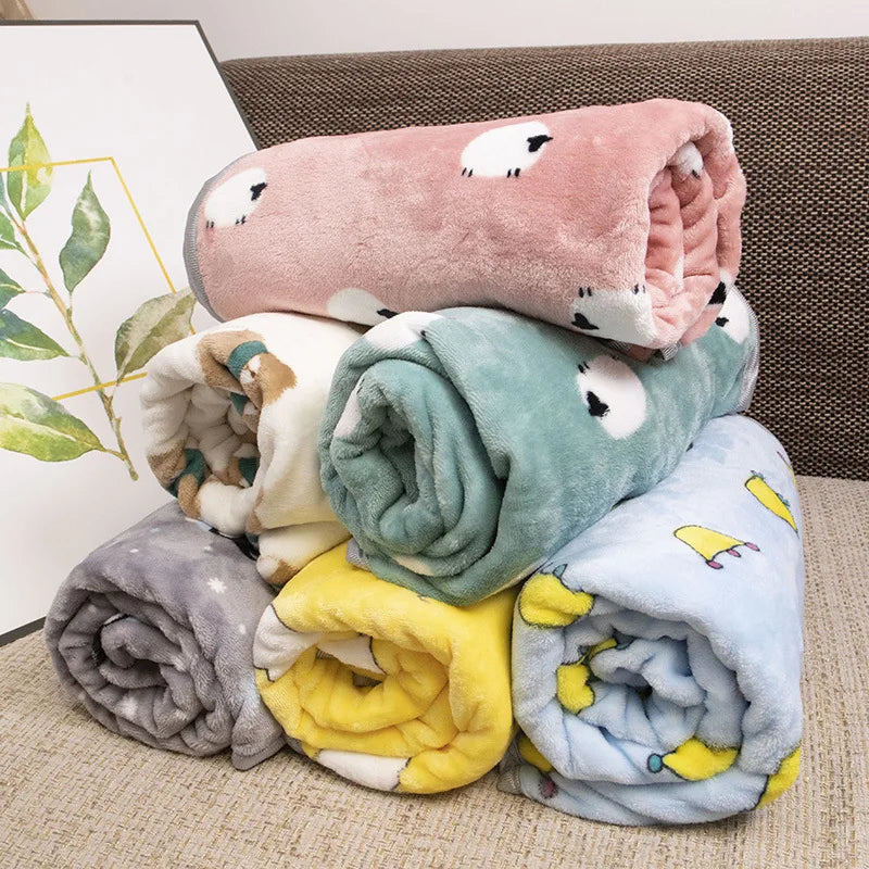 Hemasa Soft flannel dog blanket winter warm and comfortable pet bed sheet mat cartoon cute cat and dog sleeping blanket pet supplies