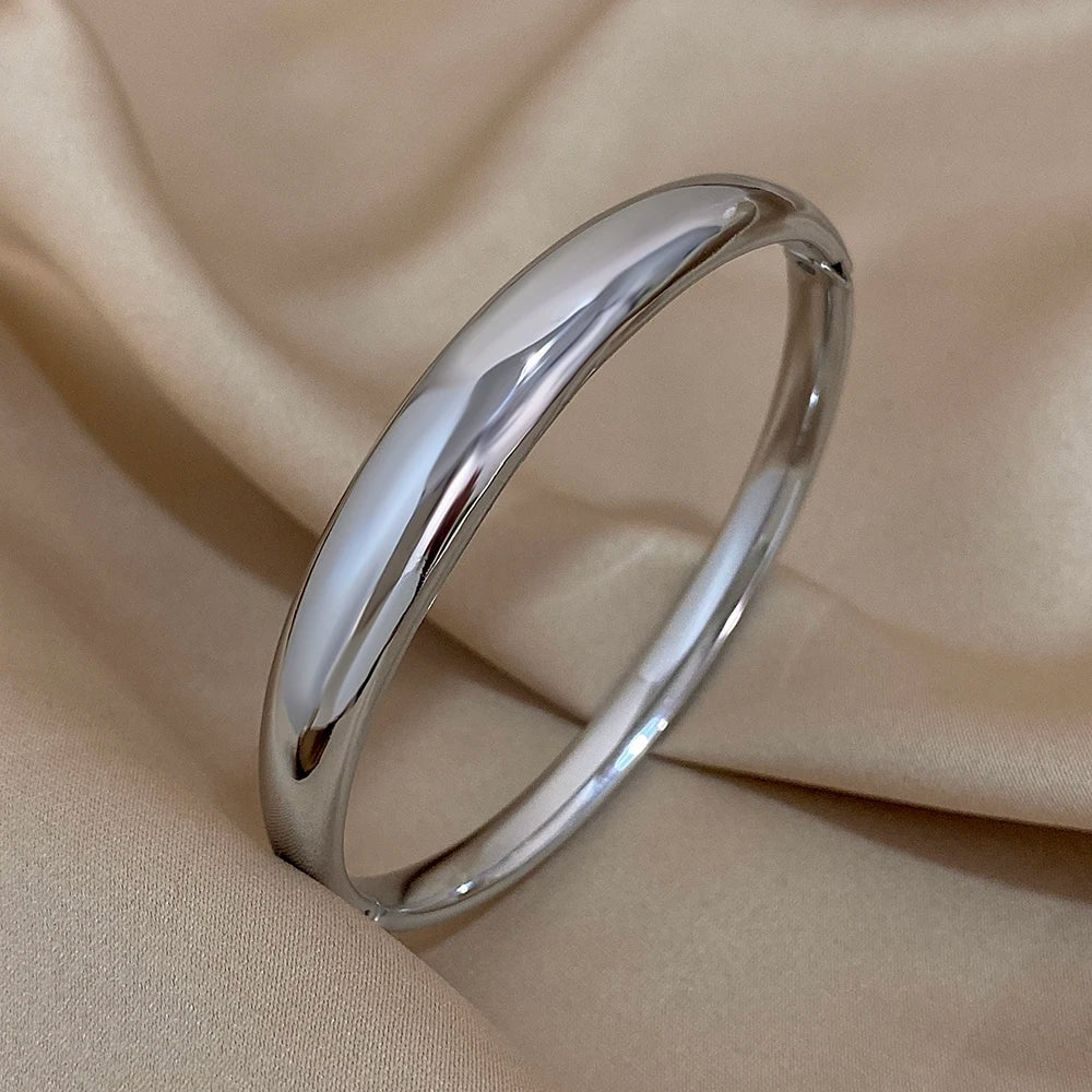 Greatera Chunky Smooth Stainless Steel Cuff Bracelet Bangle for Women Gold Plated Curved Thick Bracelets Waterproof Jewelry