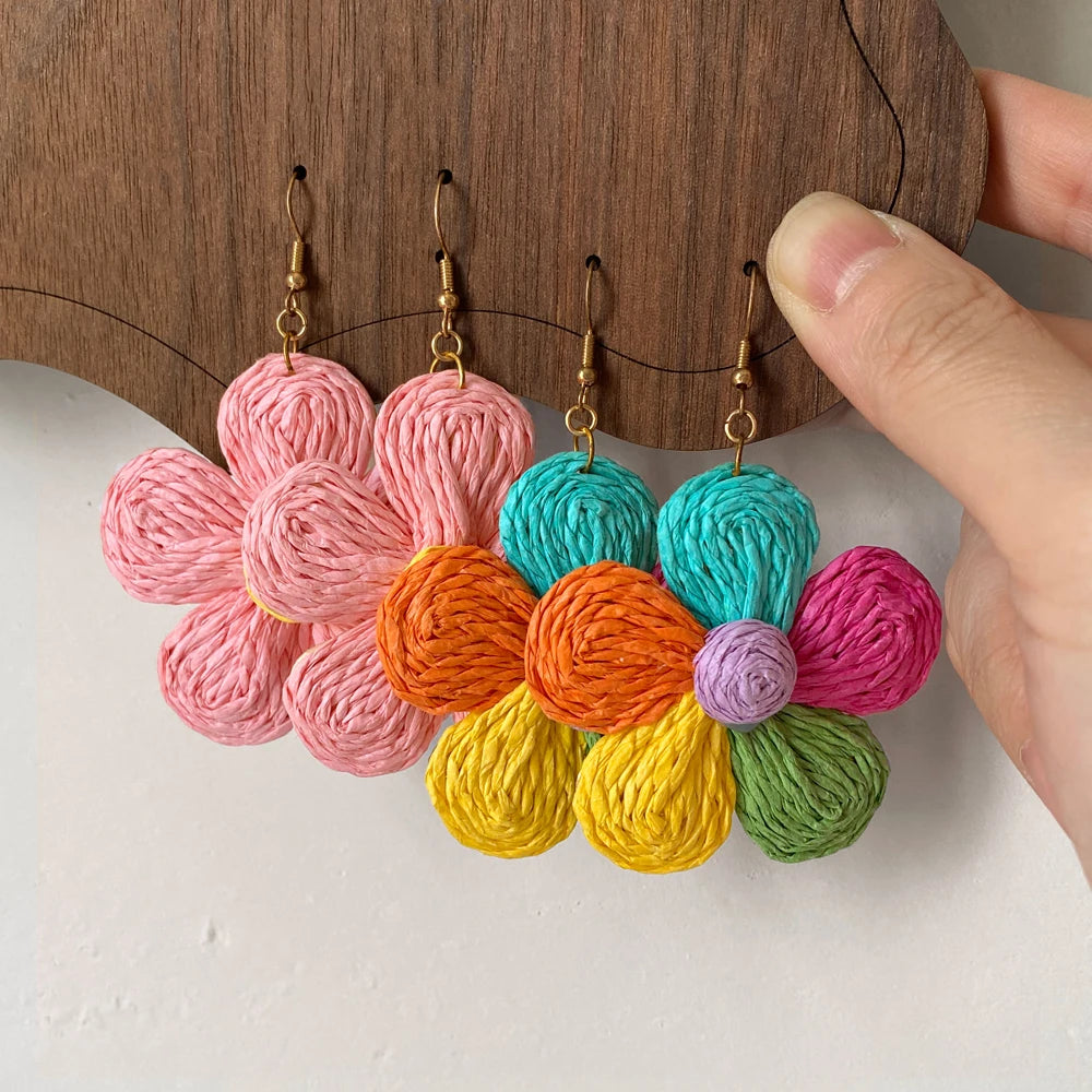 Boho Colorful Raffia Drop Earrings for Women Handmade Geometric Flower Rattan Pendant Earrings Summer Beach Cute Jewelry Gift
