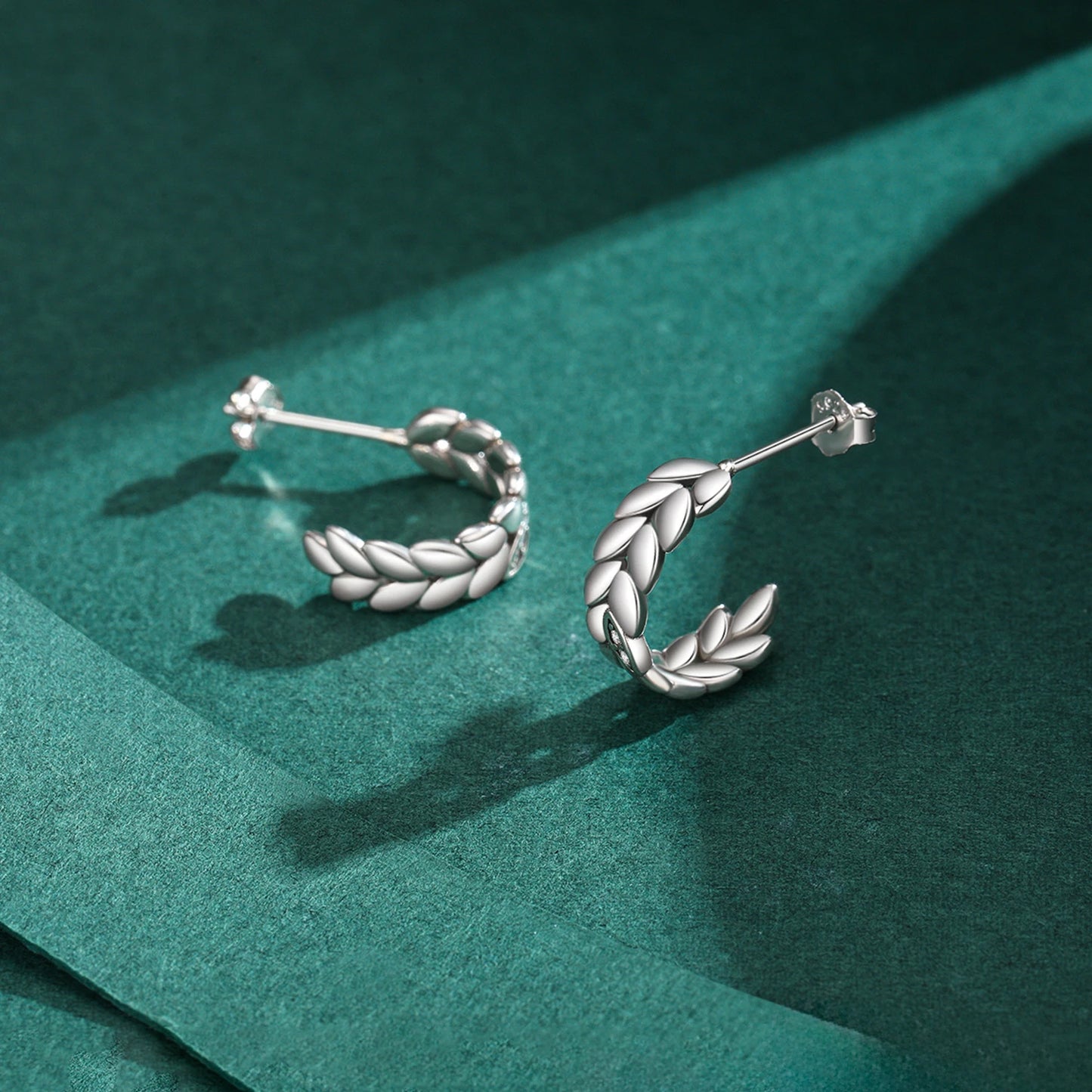 MODIAN Vintage Stud Earrings 925 Sterling Silver Platinum Plated  Lucky Leaves Hypoallergenic Earrings For Women Trendy Jewelry