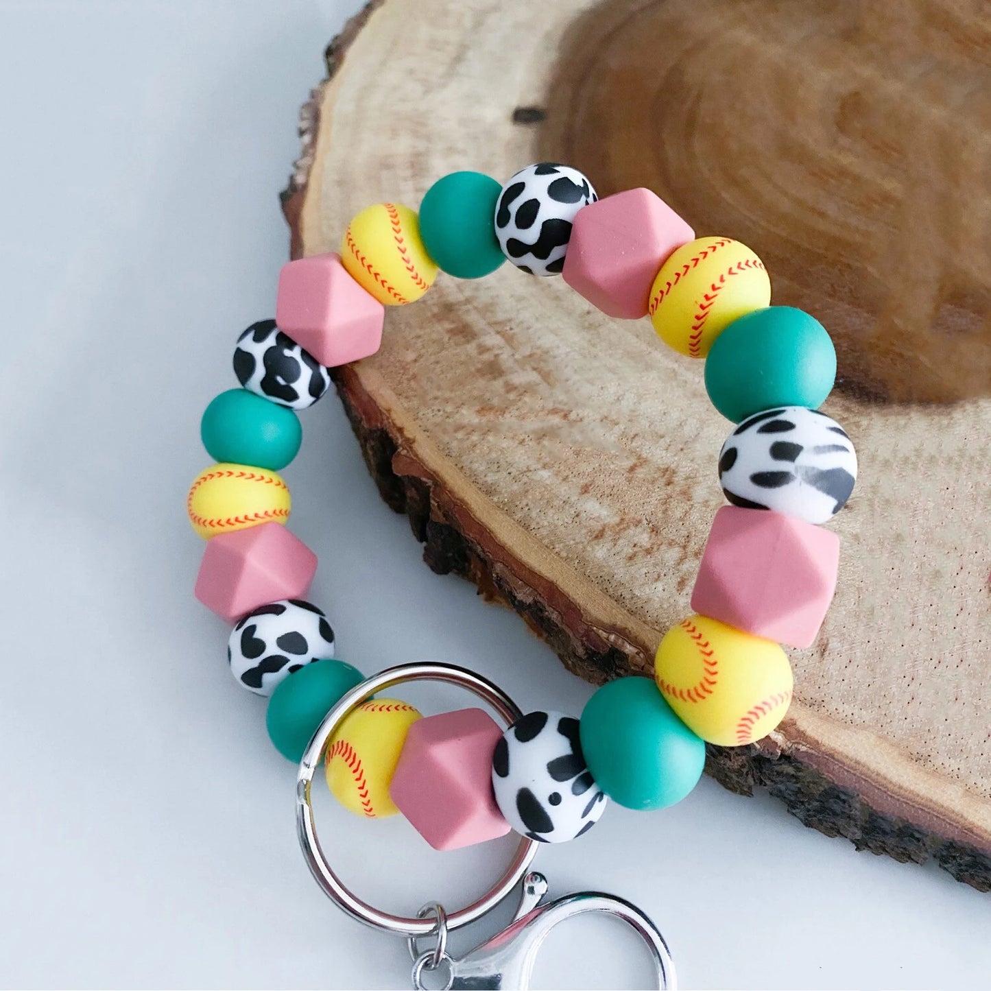 New Design Popular Sports Softball Wristlet Bracelet Custom Colorful Silicone Sports Beads Bangles Keyring Fashion Charm Jewelry