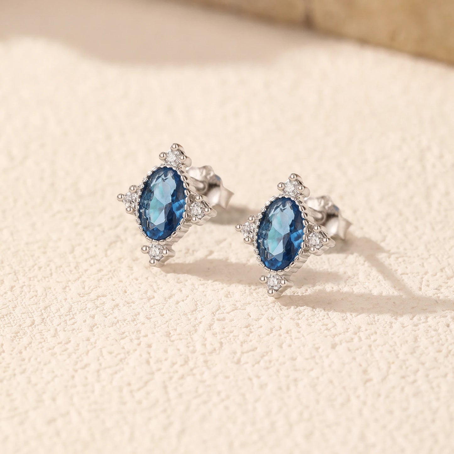 MODIAN 925 Sterling Silver Vintage Geometric Royal Crown Blue Zirconia Charming Stud Earrings For Women Party Fine Jewelry