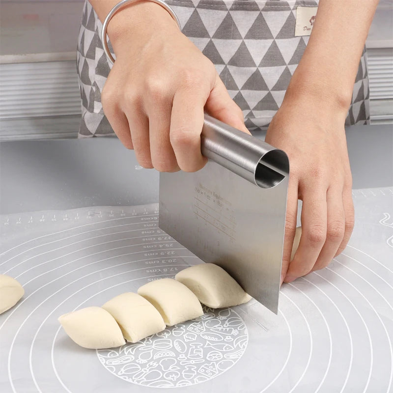 Gold Noodle Cutter Stainless Steel Pastry Dough Cutter Craper with Scale Measurements for Baking Vegetable Toast Sausage
