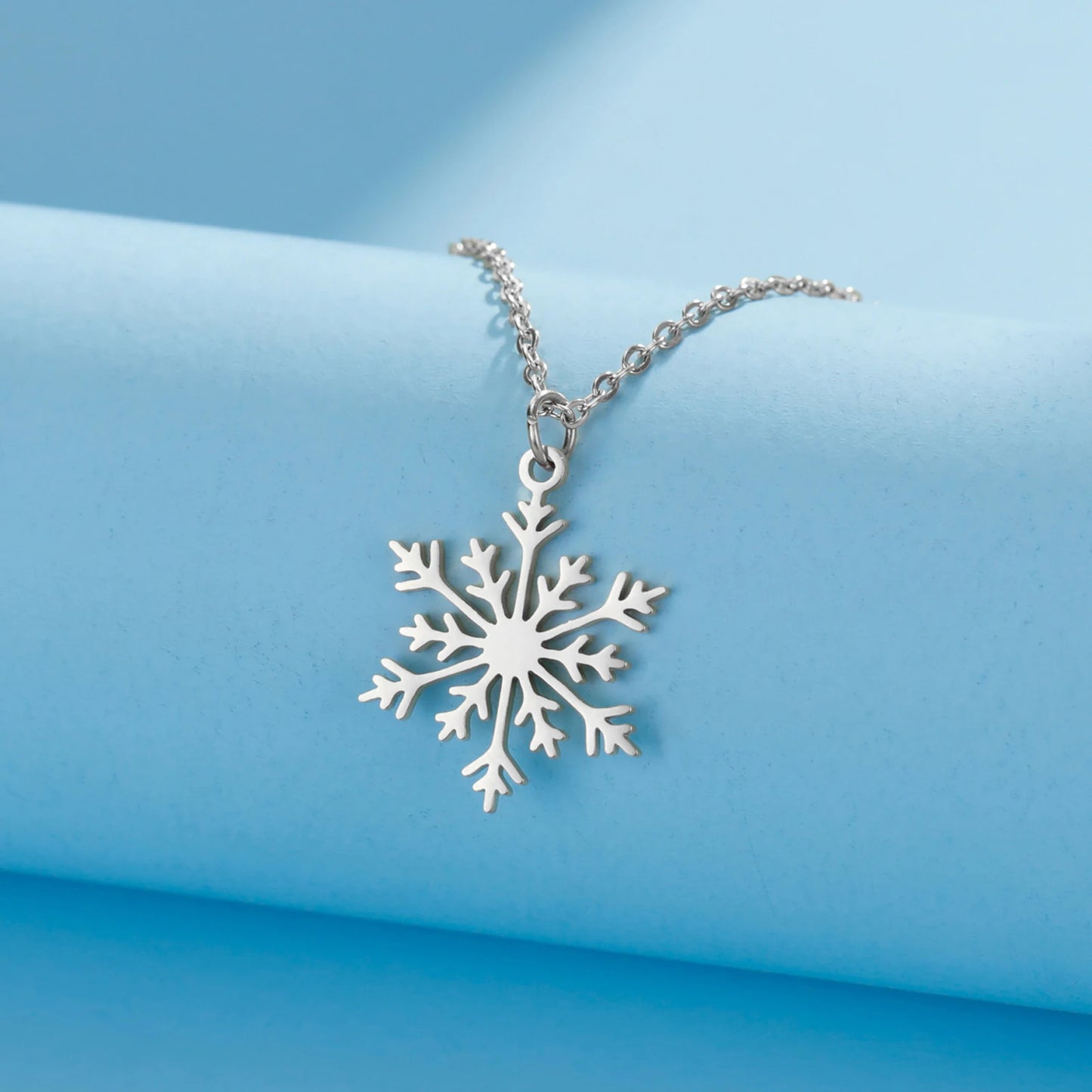 COOLTIME Snowflake Pendant Necklace for Women Stainless Steel Clavicle Chain Choker Fashion Couple Jewelry Valentine's Day Gift