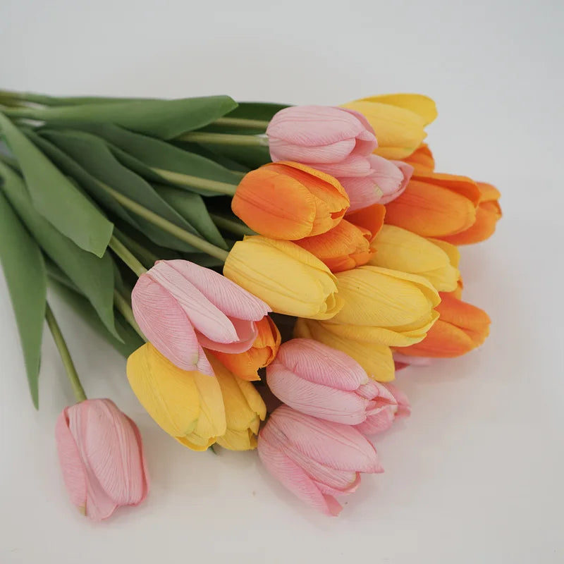 5Pcs Hand Feel Moisturizing Tulip Flowers Real Touch Artificial Flowers for Home Decoration Fake Tulips Flowers Wedding Bouquet