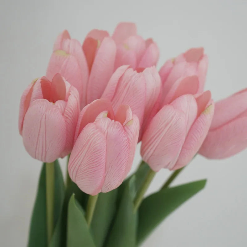 5Pcs Hand Feel Moisturizing Tulip Flowers Real Touch Artificial Flowers for Home Decoration Fake Tulips Flowers Wedding Bouquet