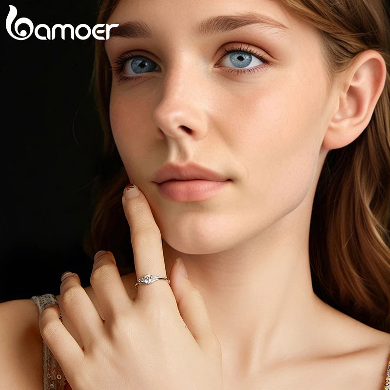 BAMOER 0.6CT Moissanite Ring 5-Stones Prongs Setting Band Ring D Color VVS1 Original for Women Wedding Jewelry with Certificate
