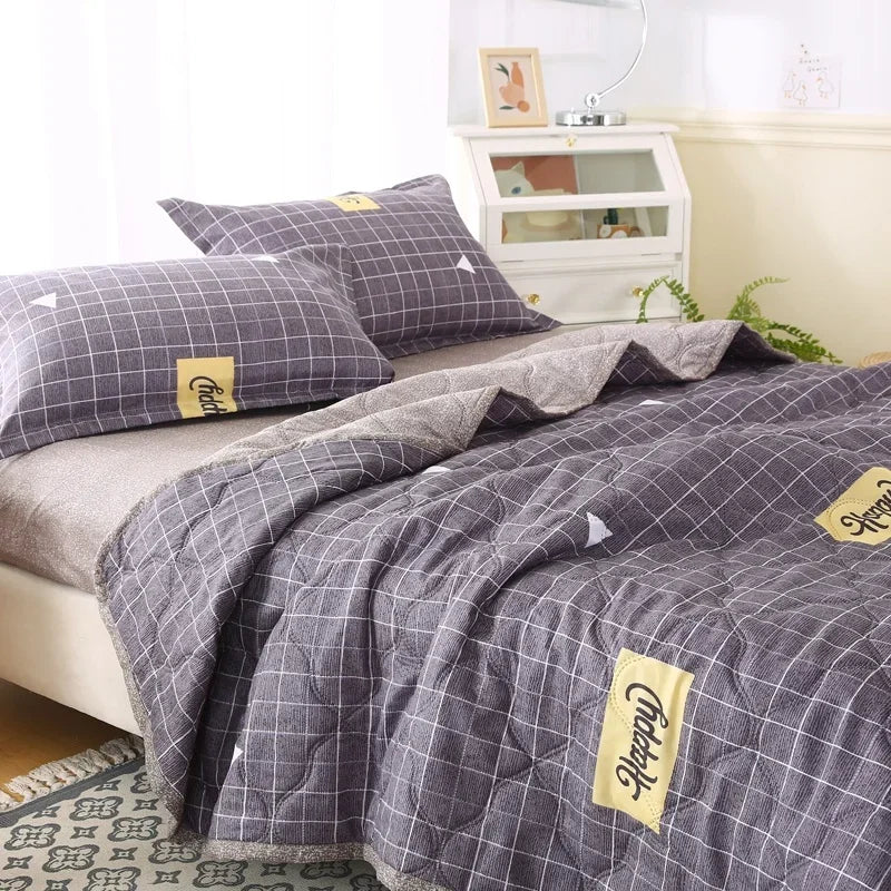 Quilted Summer Quilt and Pillowcase or Single Quilts Soft Breathable Washable Thin Comforter Double Blanket