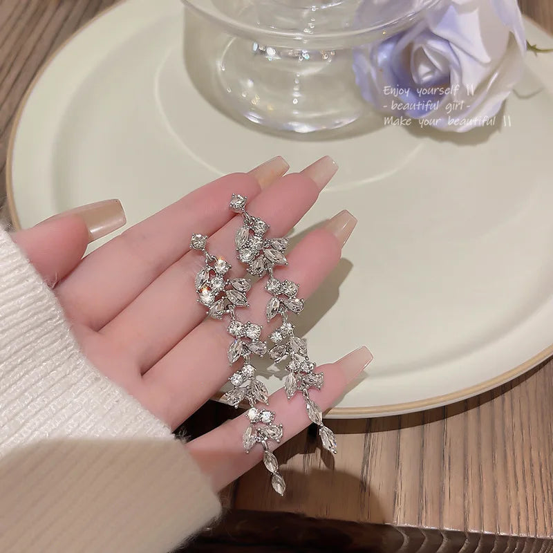 Leaf Long Earrings Drop Earrings Fashion Jewelry Wedding Event Pendant Style Gift  New Fashion Shiny Jewelry  Accessories Gift