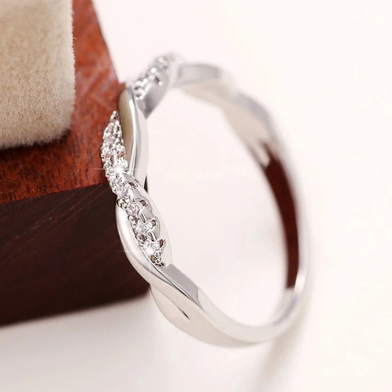 Huitan Classic and Simple Twist Rings for Women 3 Metal Colors Exquisite Female Finger Accessories Daily Wear Versatile Jewelry