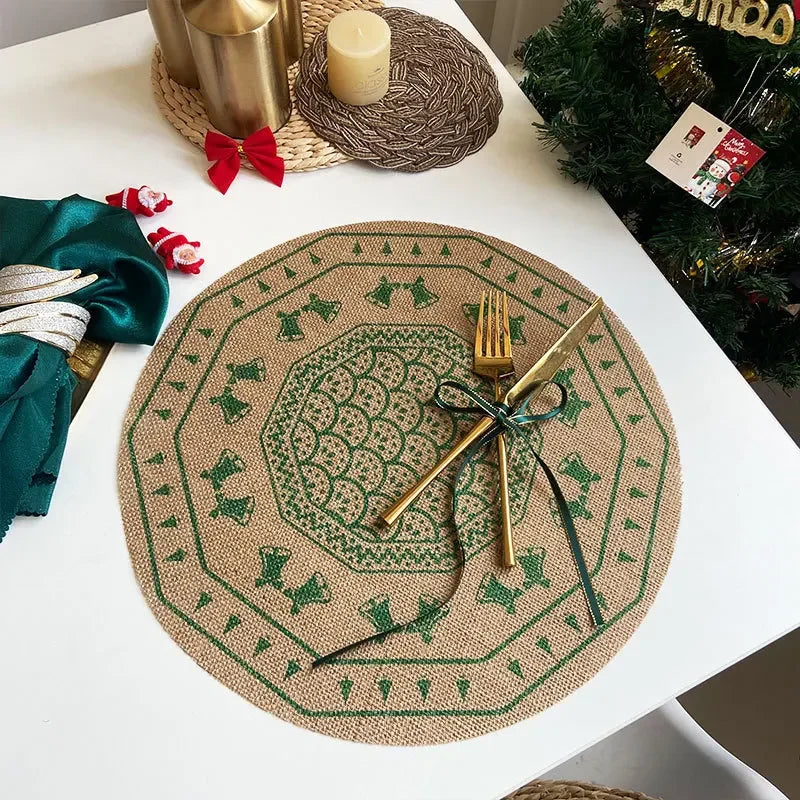 Christmas Retro Jute Placemat Round Printed Woven Dining Table Mat with Wool Ball Heat-Resistant Home Decorative Coffee Cup Mats