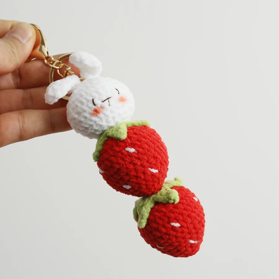 Cute Crochet Keyrings Knitting Strawberry Rabbit Doll Keychains Wholesale Creative Knit Weaved Rabbit With Carrot Keys Keyrings