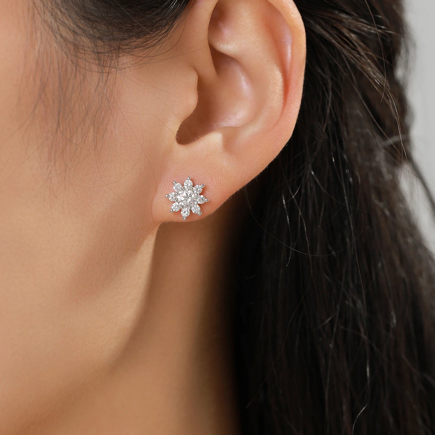 MODIAN Sparkling VVS1 D Color Moissanite Stud Earrings 925 Sterling Silver Classic Flowers Earrings For Women Fine Jewelry Gift