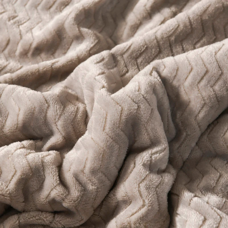 Coral Fleece Autumn Winter Warm Blankets for Bed 3 Layers Thicken Flannel Blanket Quilt Soft Comfortable Warmth Quilts Washable