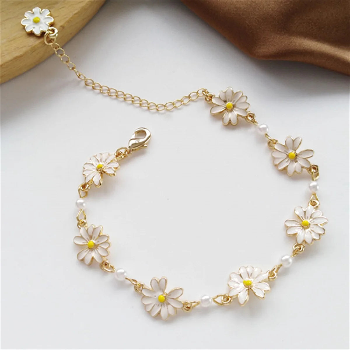 Hemasa Fashion  Daisy Flower Bracelets For Women /Girls