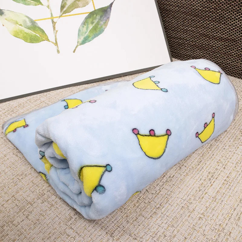 Hemasa Soft flannel dog blanket winter warm and comfortable pet bed sheet mat cartoon cute cat and dog sleeping blanket pet supplies