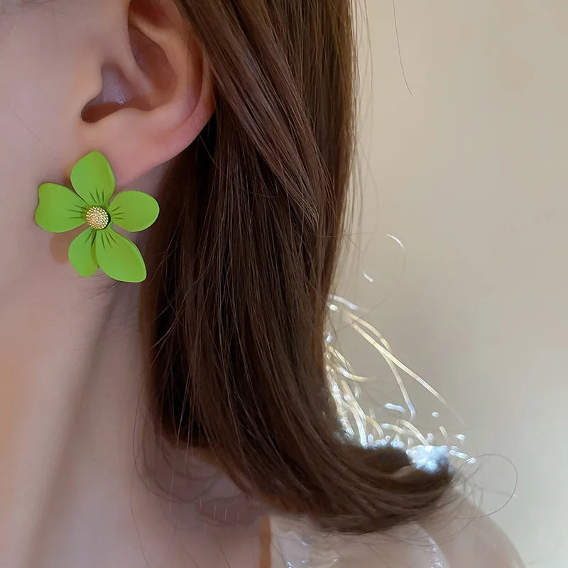 Summer Cute Green Flower Stud Earrings for Women Korean Fashion Temperament Long Tassel Asymmetrical Earring Party Jewelry Gift