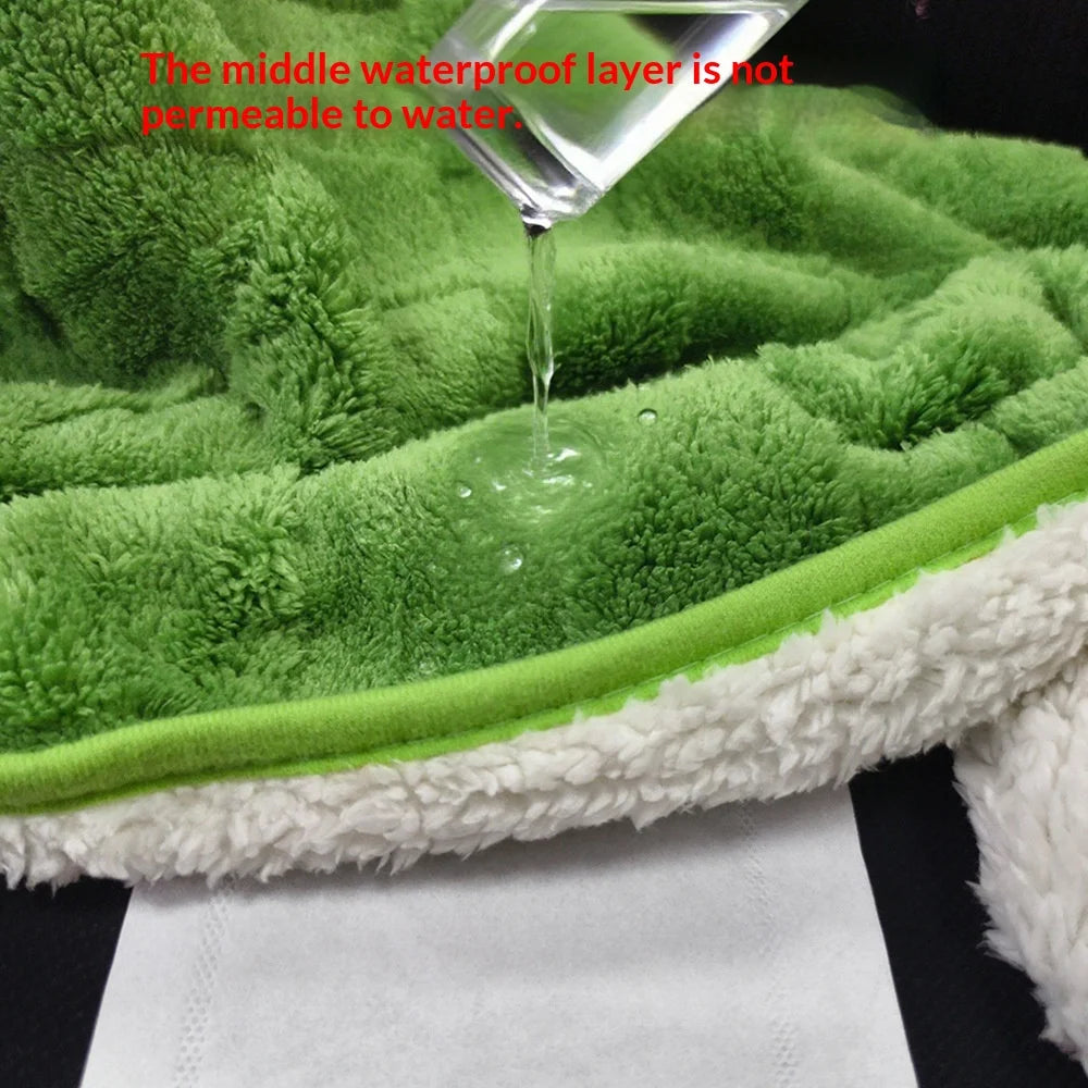 Waterproof & Scratch-Resistant Pet Blanket - Heavy Fleece Non-Slip Couch Cover for Cats and Dogs, Reversible Protector for Bed