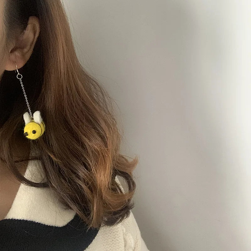 Cute Bee Earrings Creative Handmaking Wool Felt Bee Drop Earrings Fashion Kawaii Long Earring For Women Girls Ear Accessories