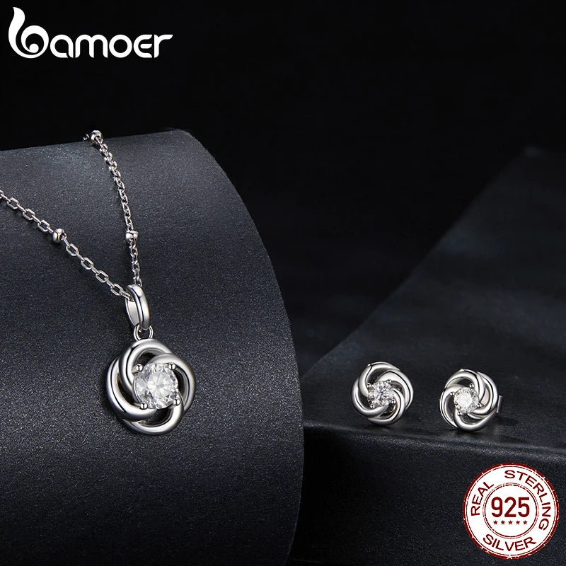 BAMOER Vintage Filigree 925 Sterling Silver Four-leaf Clover Moissanite Stud Earrings for Women Hollowed Flower Earrings MSE087