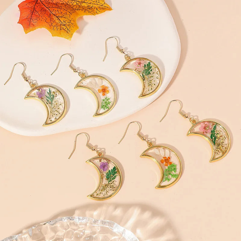 Cute Moon Earring With Flower Unique Epoxy Resin Pressed Flower Earrings Women Creative Star Shape Statement Earring Wholesale