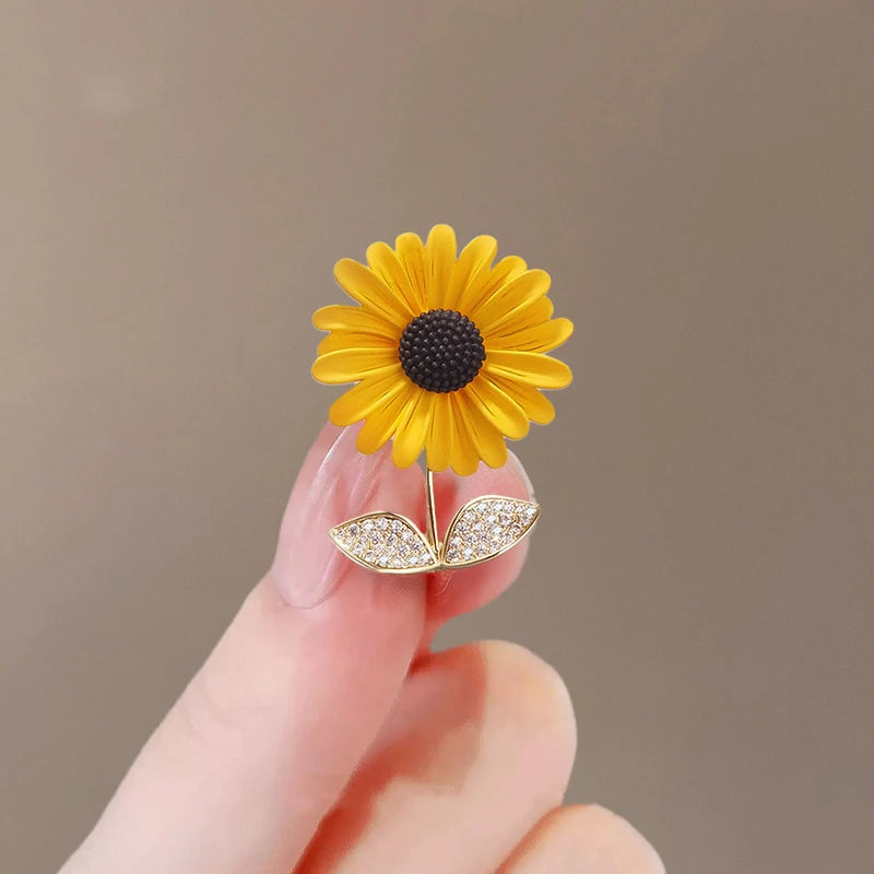 Fashion Rhinestone Sunflower Brooches For Women Exquisite Plant Daisy Floral Enamel Lapel Pins Clothes Badge Wedding Jewelry