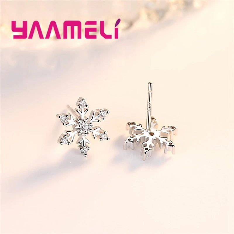 Tejesa Cute Clear Stone Snow Flower Shaped Stud Earrings 925 Sterling Silver Cubic Zirconia for Women Christmas Party Gifts