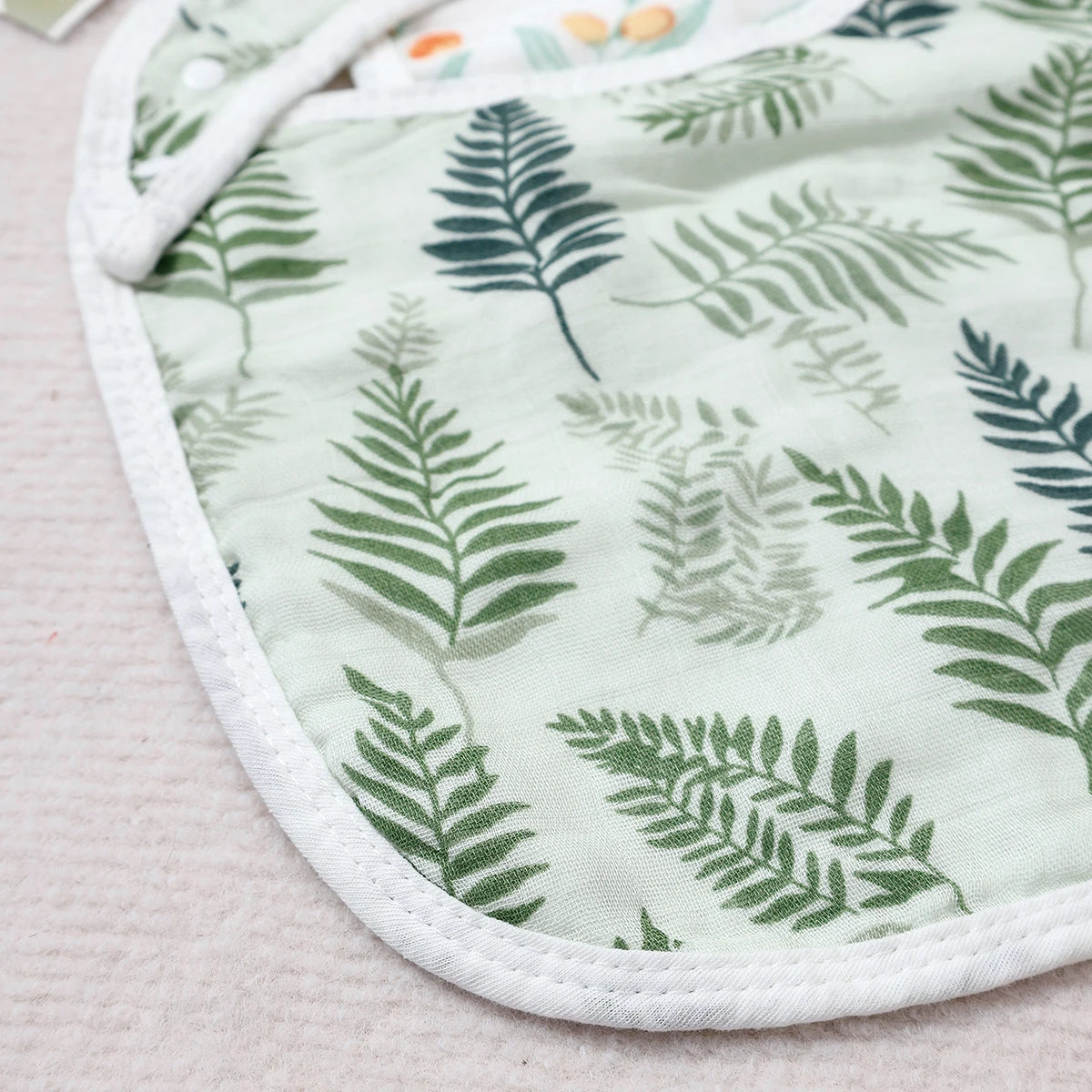 Tejesa 5pcs Set Breathable Bamboo Cotton New born Muslin Feeding Bib/ Antibacterial Baby Burp Cloth