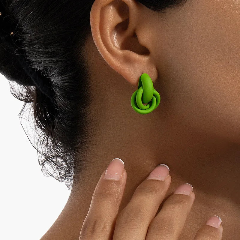 Geometric Circle Crossed Earrings For Women Girls Exquisite Personality Design Sporty Gift Fashion Jewelry Ear Accessories DE054