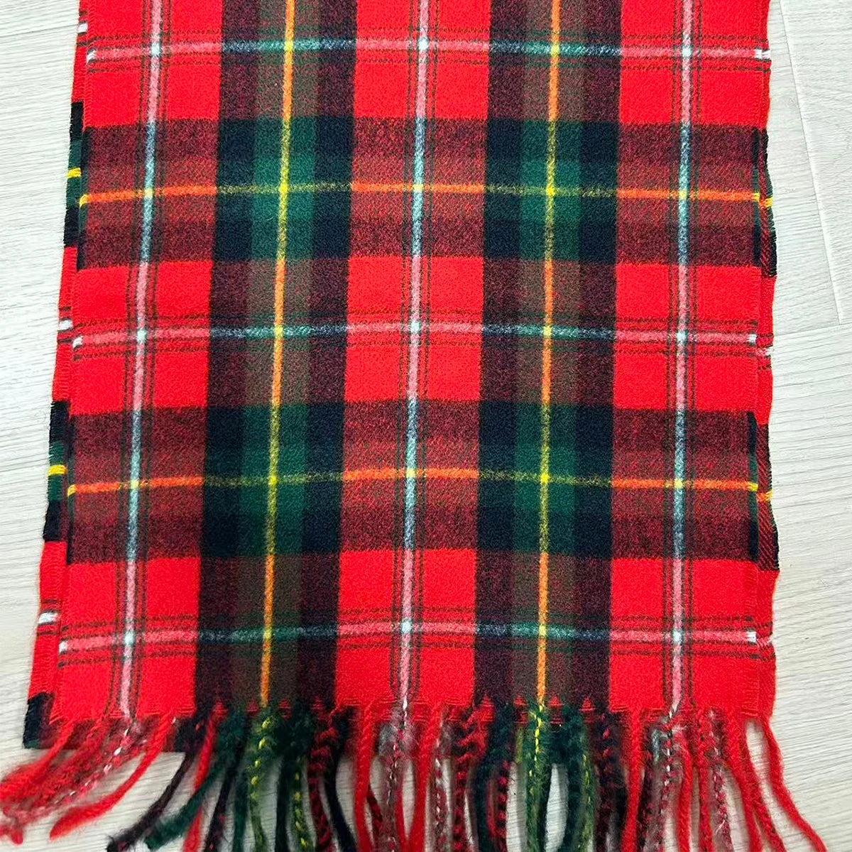 1pc classic plaid ultra soft and luxurious cashmere scarf suitable for both men and women in winter